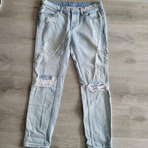 BDG Slim Boyfriend Jean Womens Size 27 Destroyed Light Wash Denim Distressed